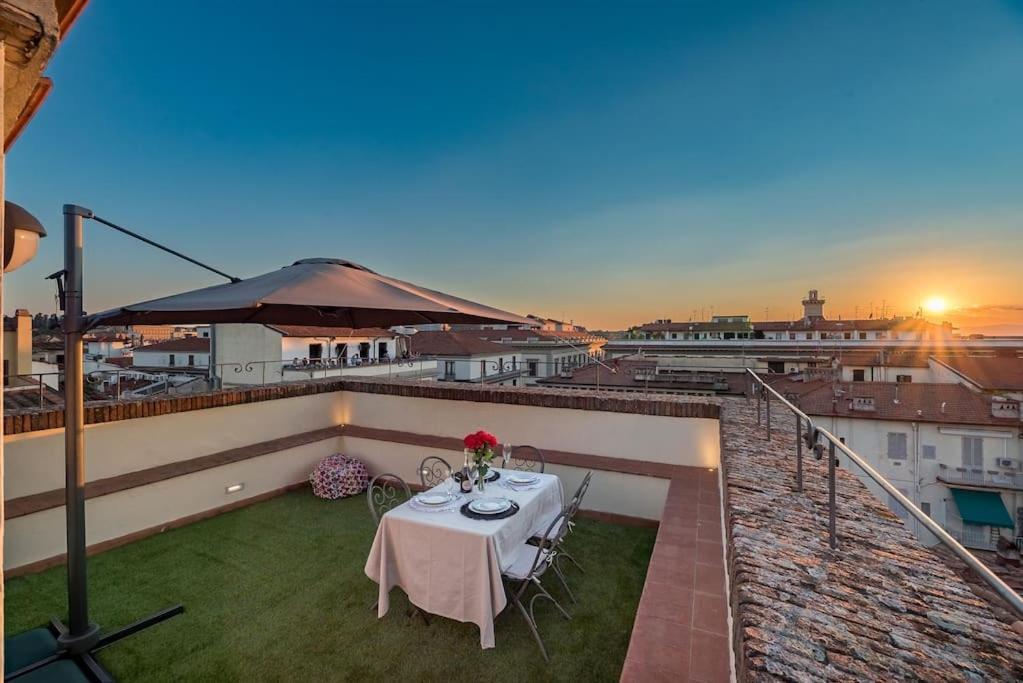 Luxury In Adimari's Tower With Terrace Apartamento Florencia